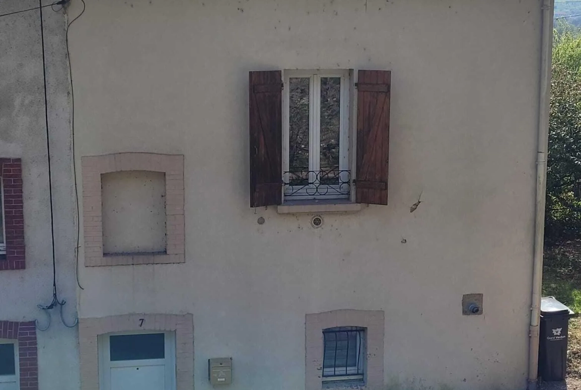 Belleville-sur-Meuse maison de 132 m² avec terrasse et 3 chambres 