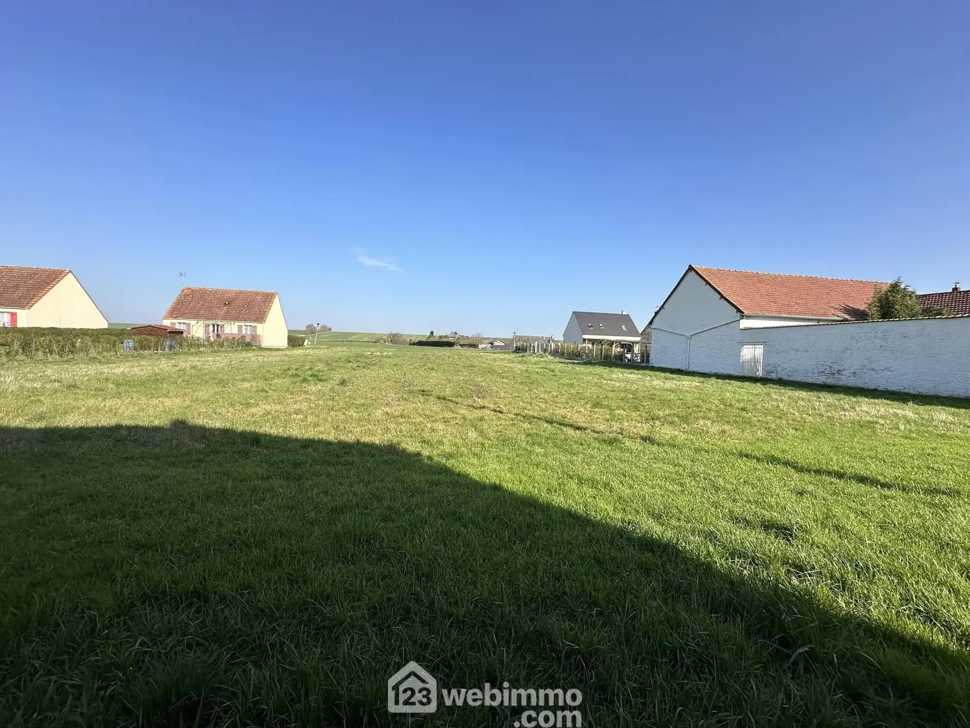 Terrain constructible de 1300 m² à Mortiers hors lotissement 