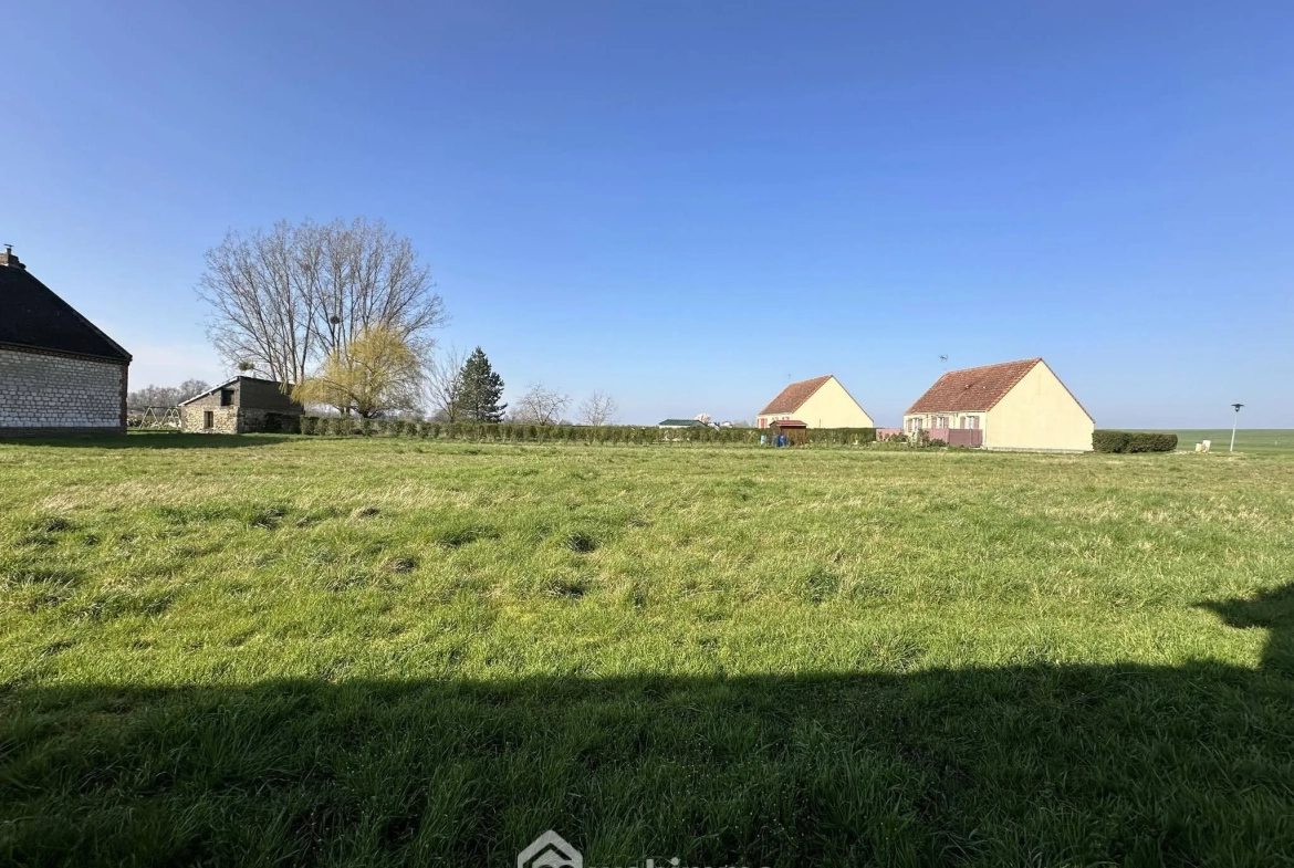 Terrain constructible de 1300 m² à Mortiers hors lotissement 