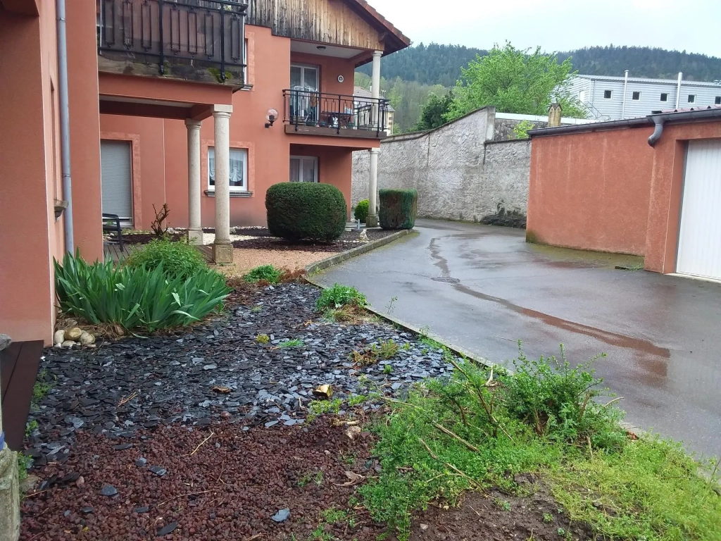 Appartement en rez-de-chaussée à Remiremont près du centre avec garage et terrasse