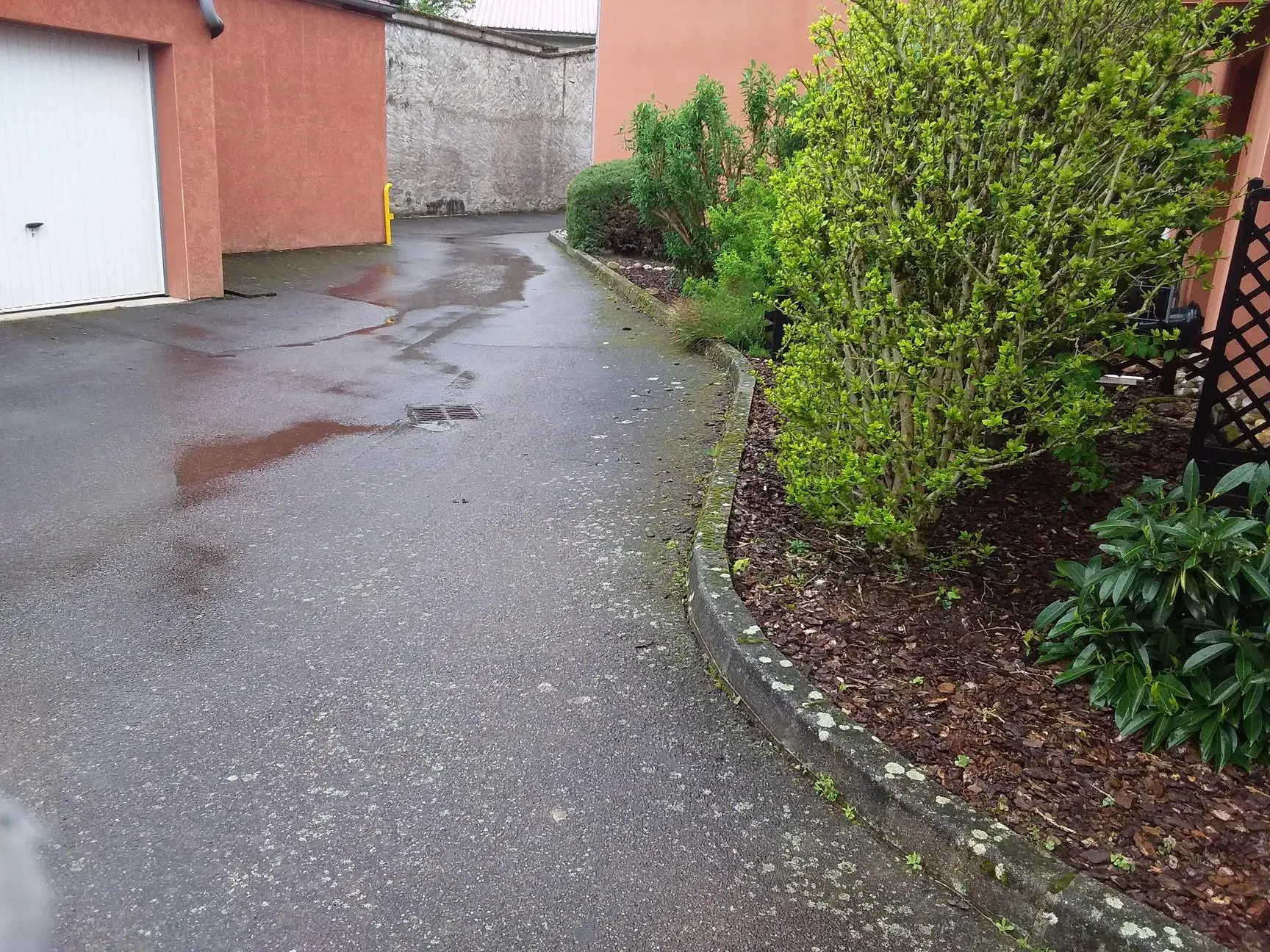 Appartement en rez-de-chaussée à Remiremont près du centre avec garage et terrasse 