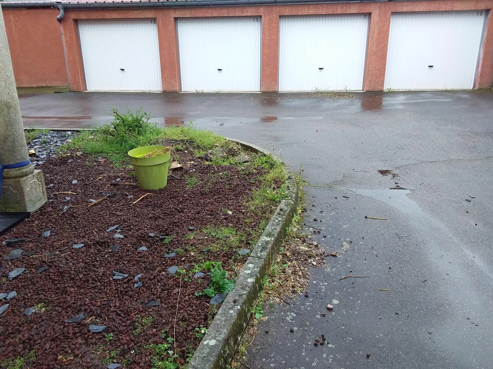 Appartement en rez-de-chaussée à Remiremont près du centre avec garage et terrasse 