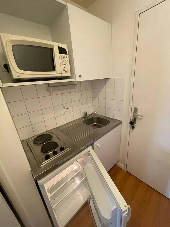 Studio meublé de 18 m² à Paris 18ème, idéal pour investissement ou pied-à-terre 