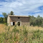 Cabanon provençal authentique de 18 m² à Gordes en zone agricole