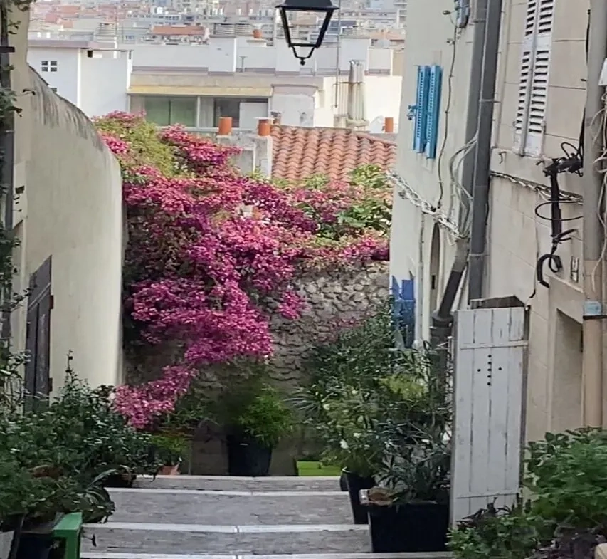 Charmant appartement duplex T3 avec vue mer à Marseille dans le quartier du Panier 