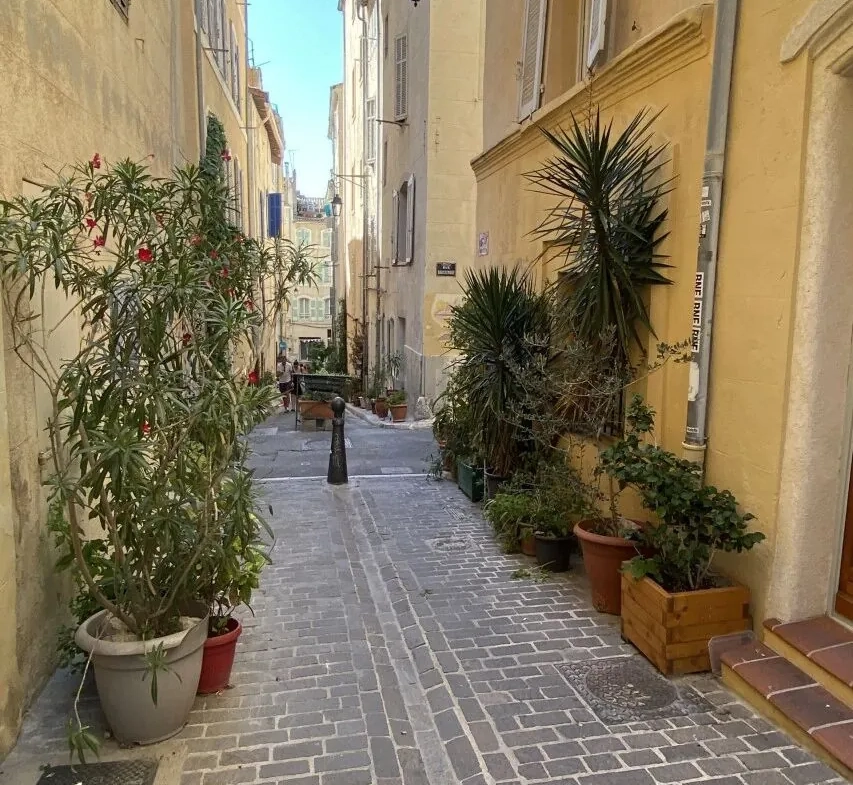 Charmant appartement duplex T3 avec vue mer à Marseille dans le quartier du Panier 