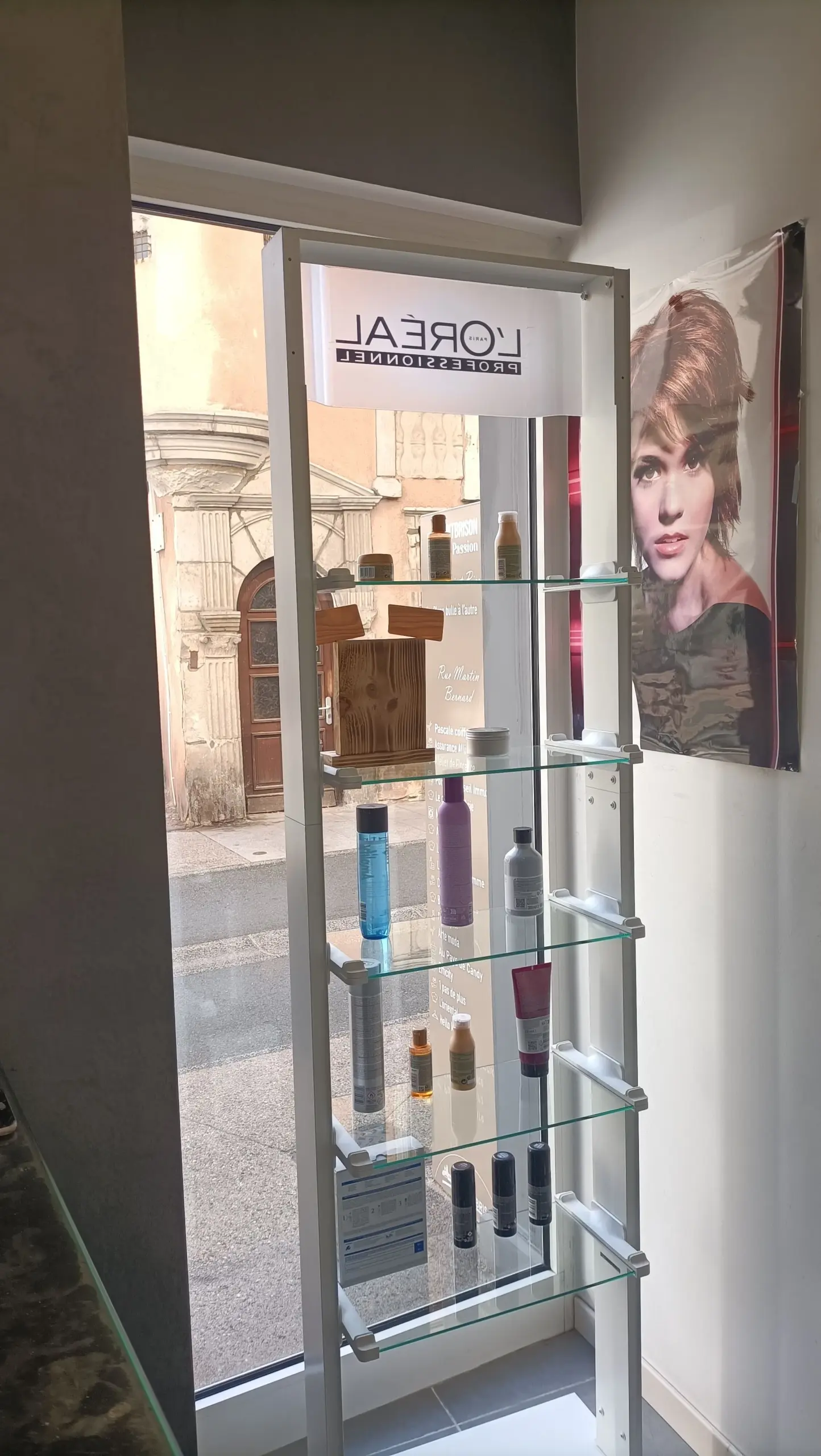 Fonds de commerce salon de coiffure à Montbrison - Centre-ville, 25 m² 