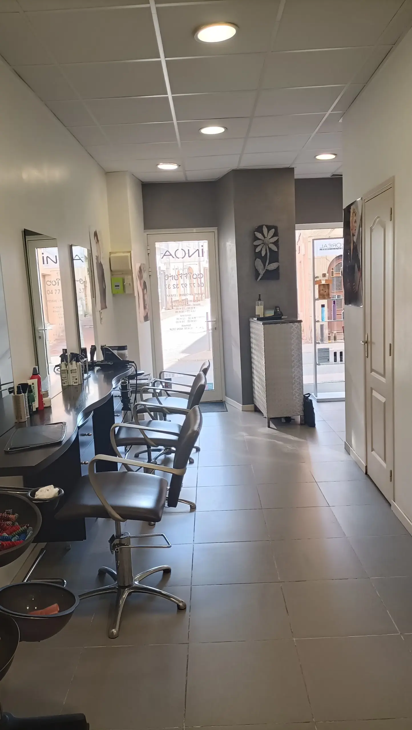 Fonds de commerce salon de coiffure à Montbrison - Centre-ville, 25 m² 