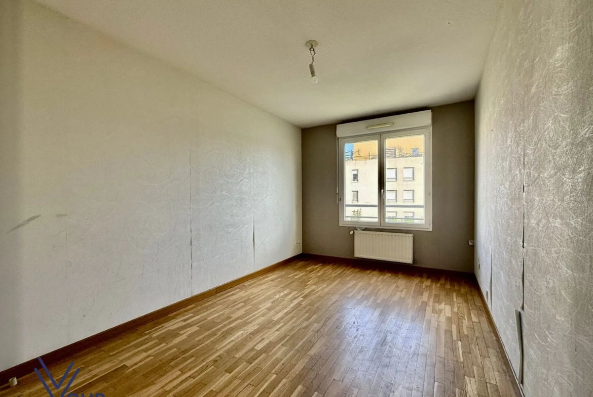 Achat appartement T3 à Vénissieux avec balcon, cave et garage 