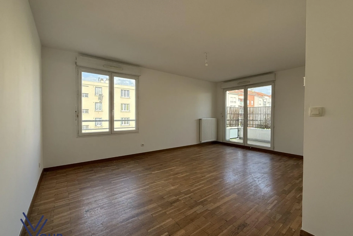 Achat appartement T3 à Vénissieux avec balcon, cave et garage 