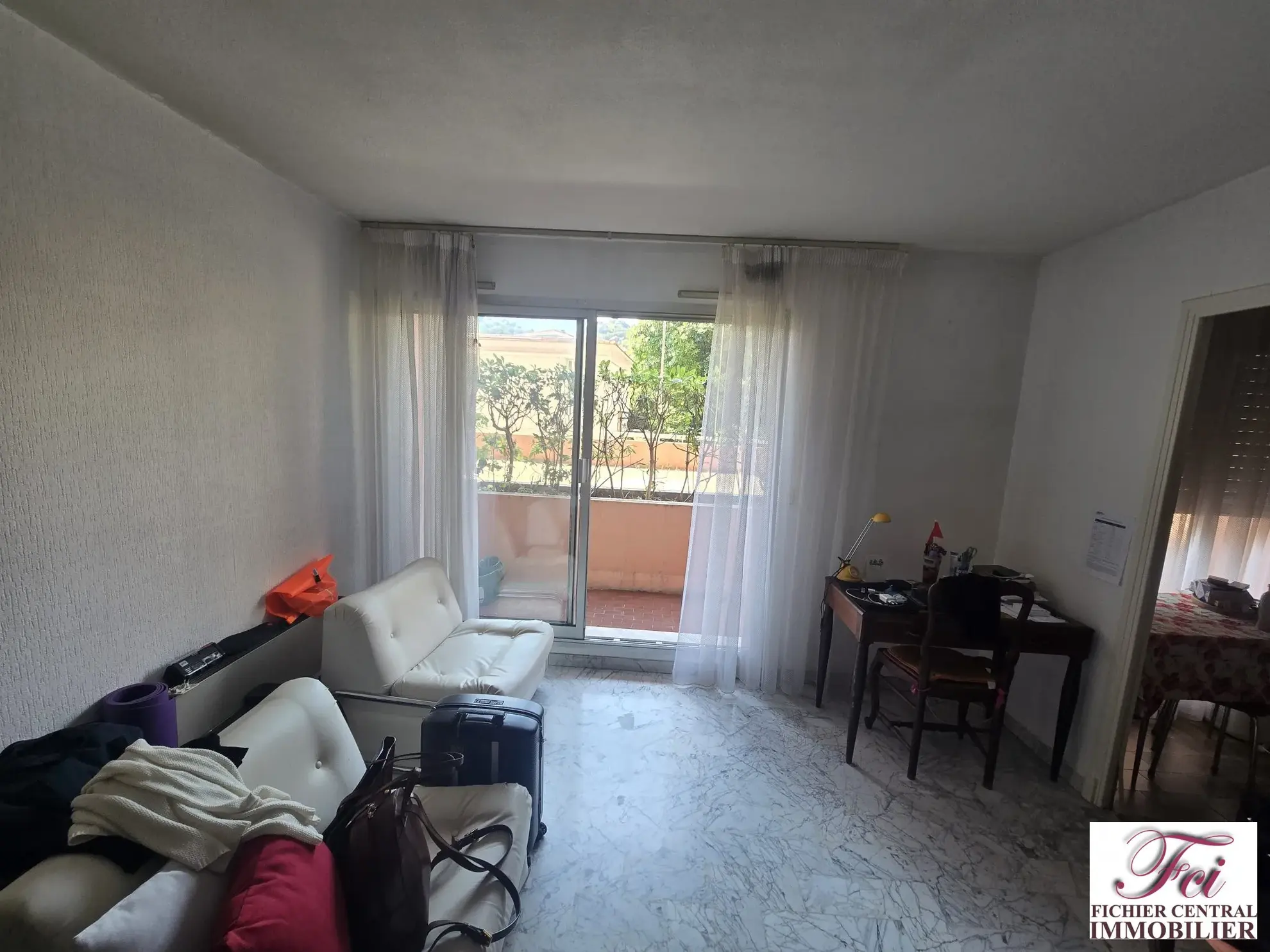 Studio à vendre à Menton, proche du centre et de la mer, avec cave et balcon 