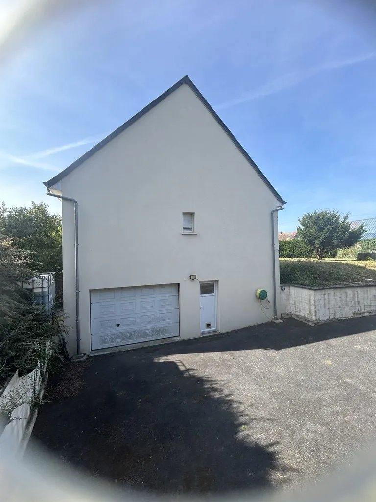 Maison en Normandie avec Vue, Garage et Jardin Clos à Falaise 