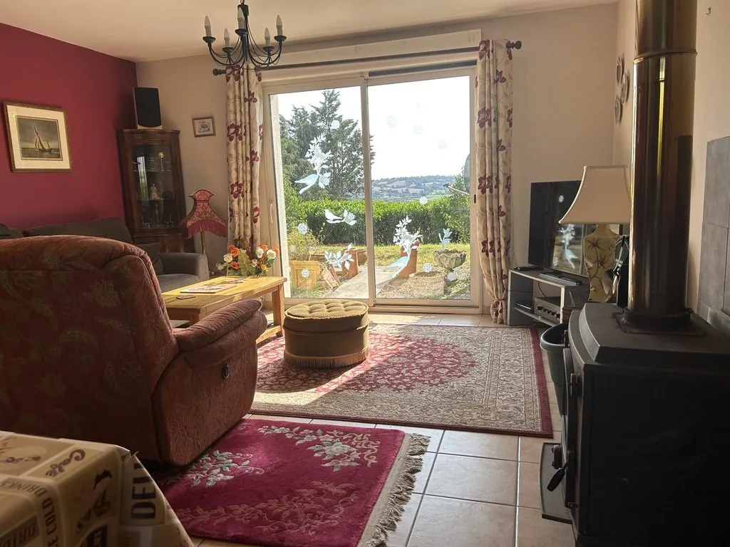 Maison en Normandie avec Vue, Garage et Jardin Clos à Falaise 