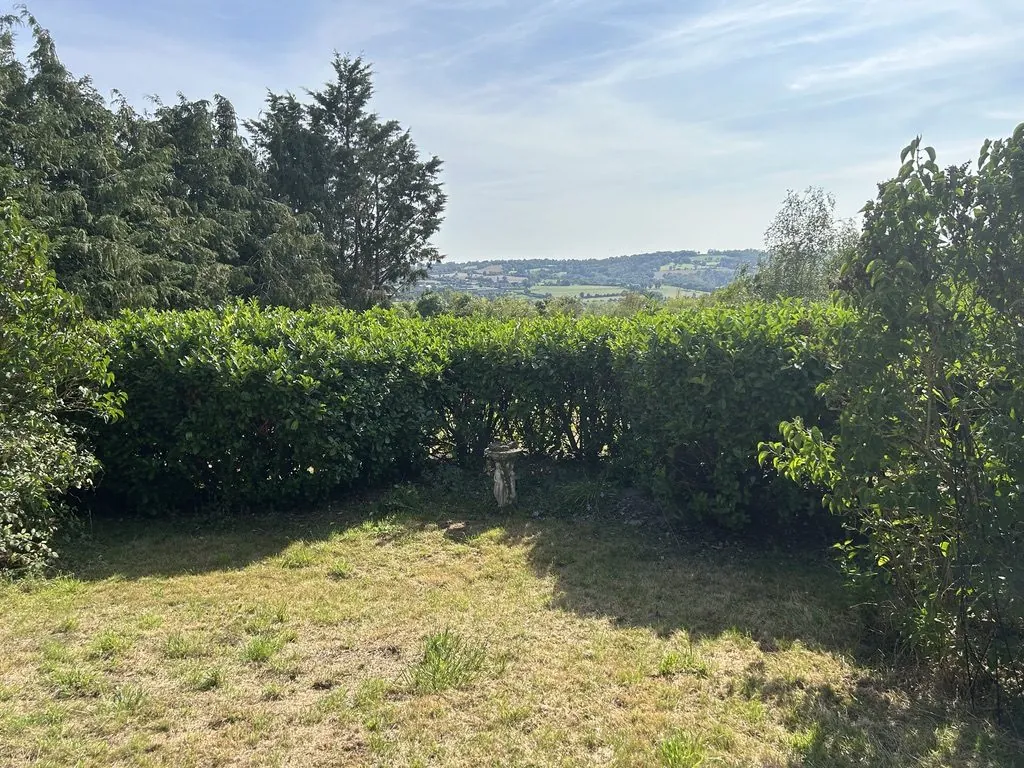 Maison en Normandie avec Vue, Garage et Jardin Clos à Falaise 