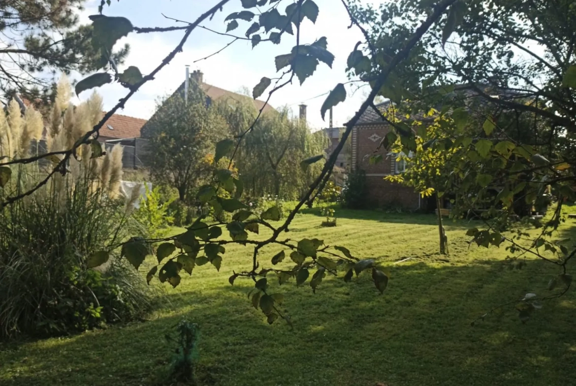 Maison individuelle de 6 pièces à Bantouzelle avec jardin et terrasse 