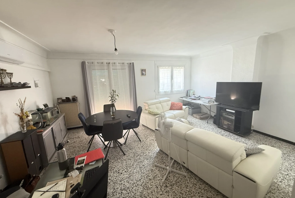 Investissement immobilier à Perpignan : immeuble en monopropriété avec 3 logements, jardin et parking 