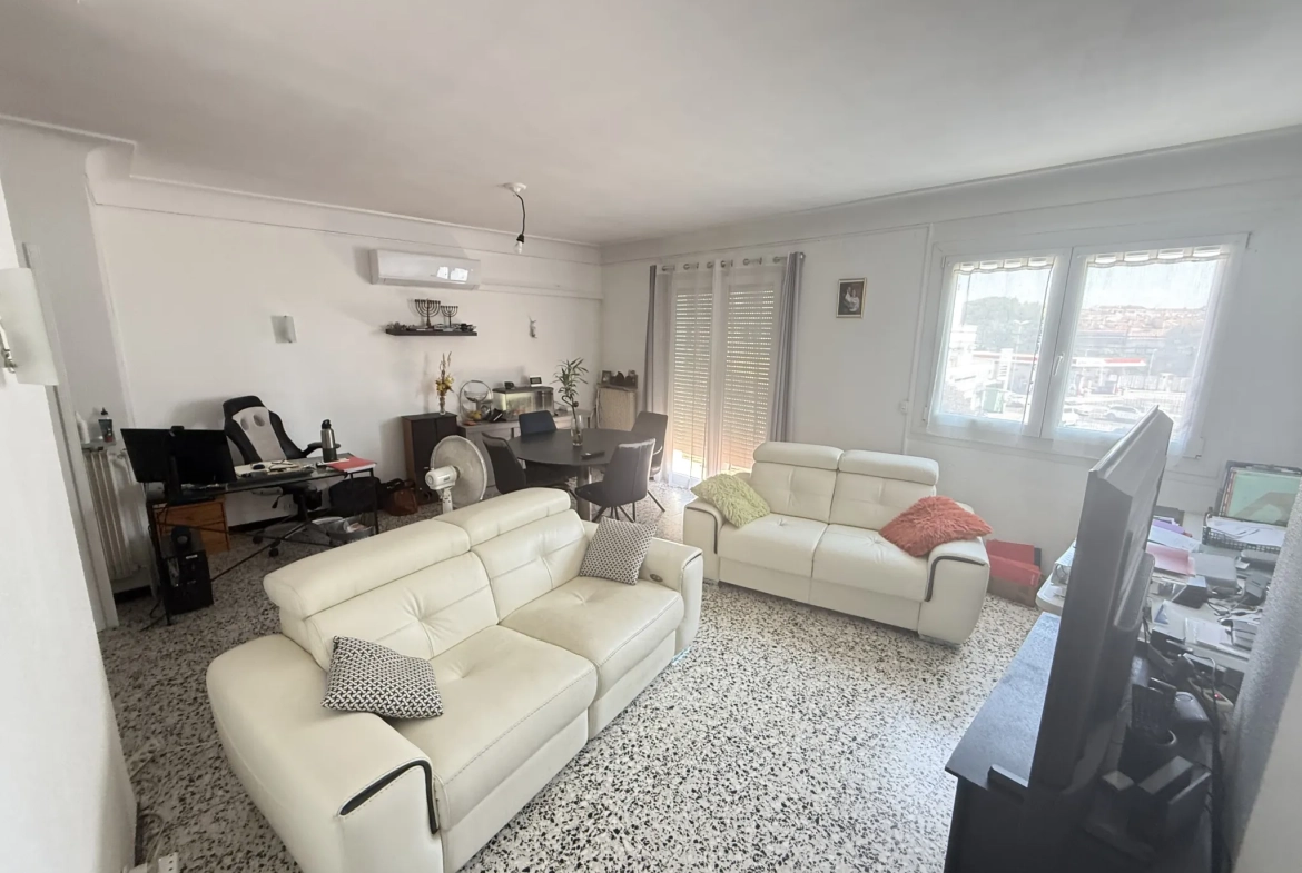 Investissement immobilier à Perpignan : immeuble en monopropriété avec 3 logements, jardin et parking 