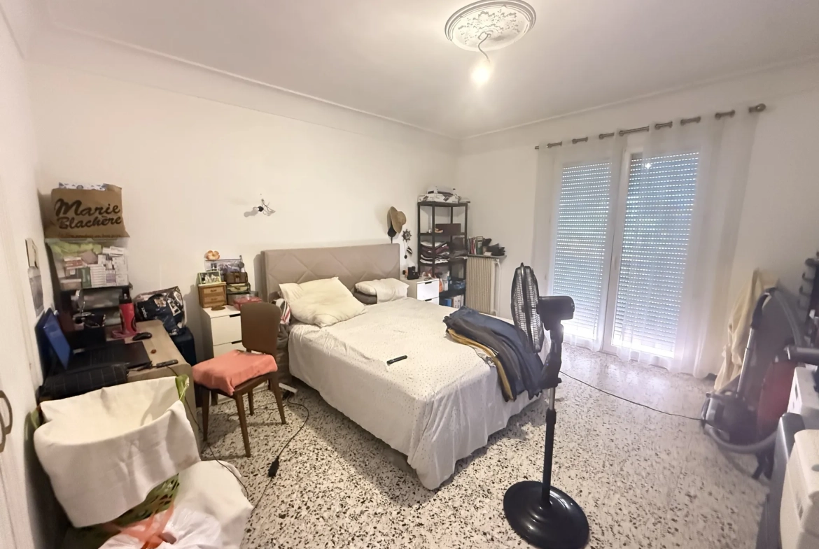 Investissement immobilier à Perpignan : immeuble en monopropriété avec 3 logements, jardin et parking 