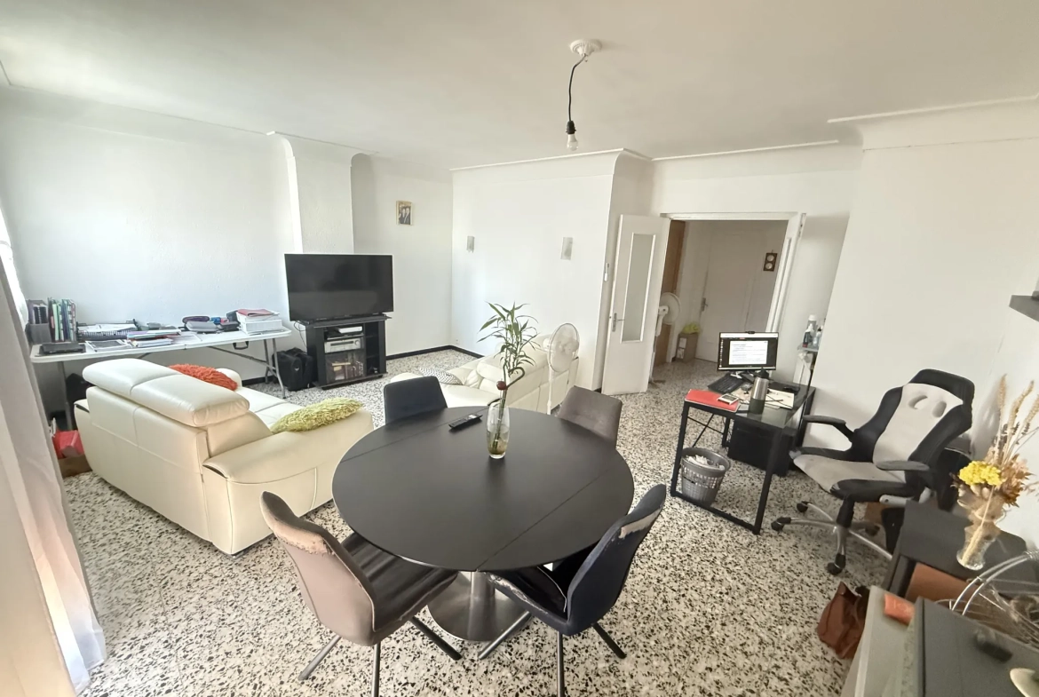Investissement immobilier à Perpignan : immeuble en monopropriété avec 3 logements, jardin et parking 
