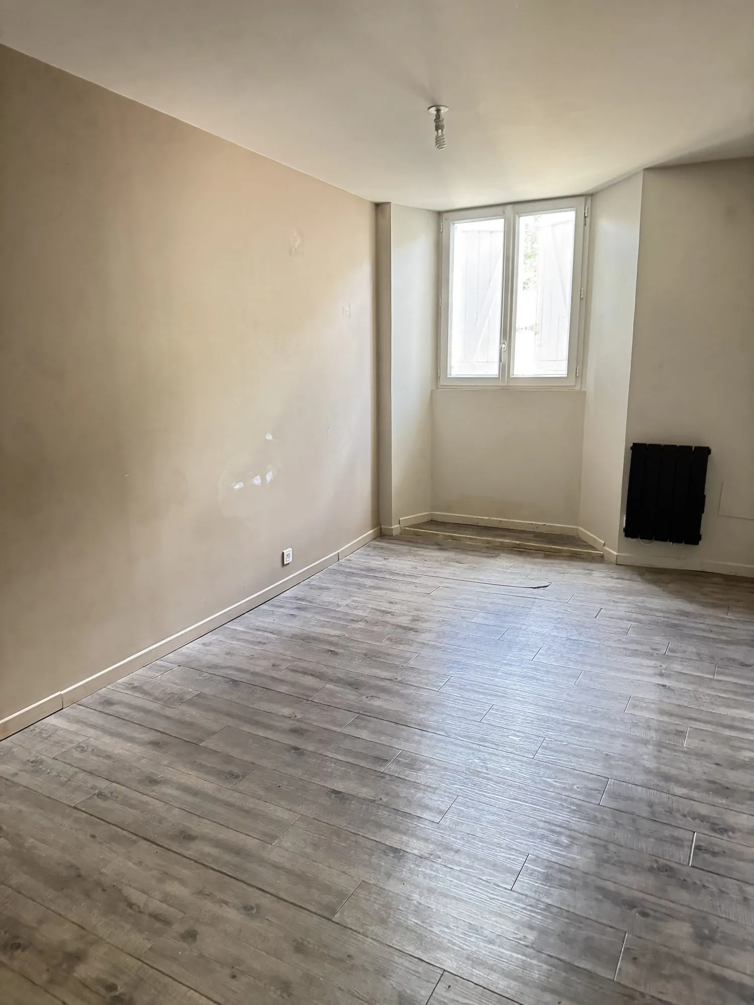 Appartement duplex à vendre à Saintes - 3 chambres, cave, centre-ville 