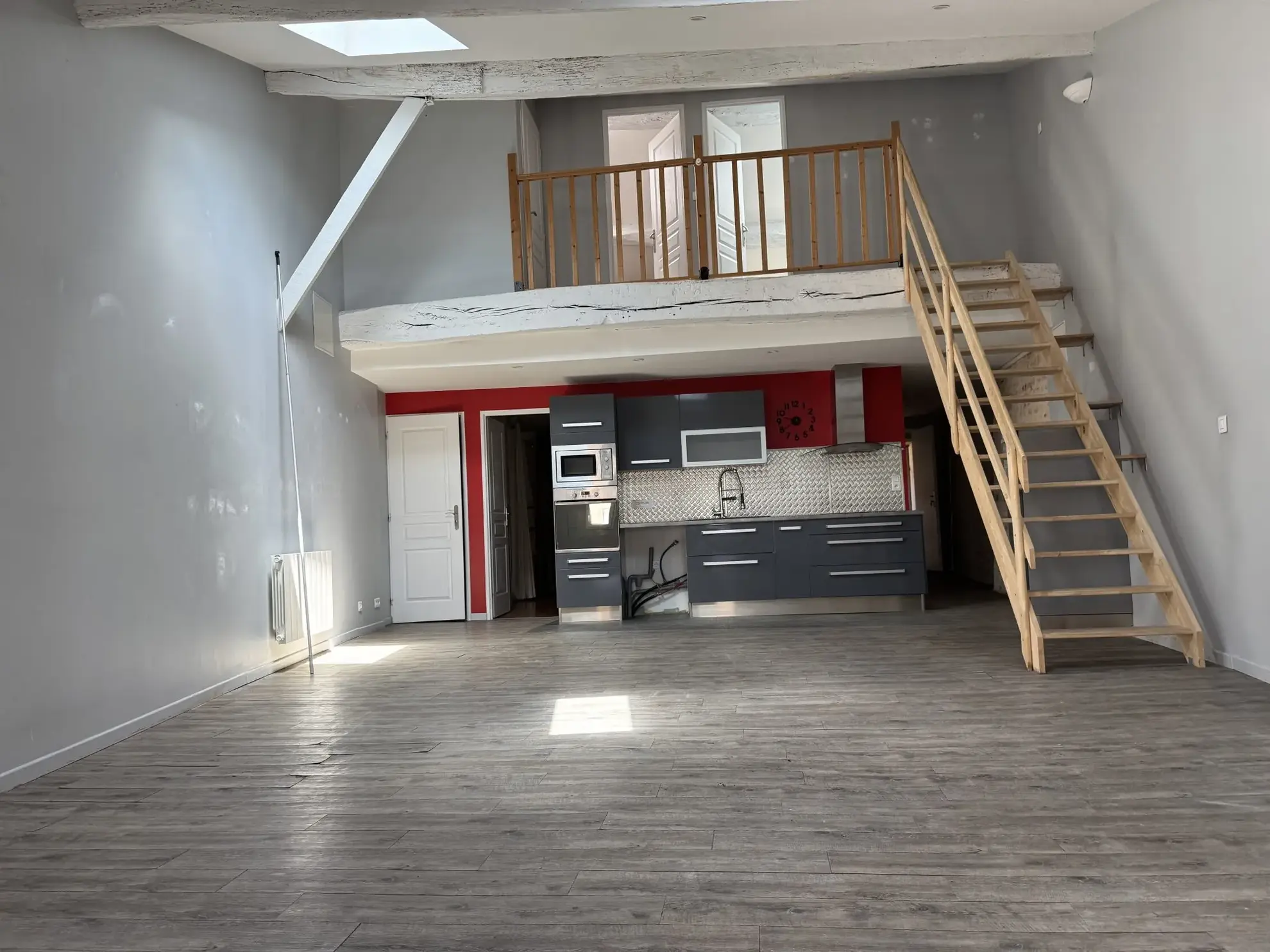 Appartement duplex à vendre à Saintes - 3 chambres, cave, centre-ville 
