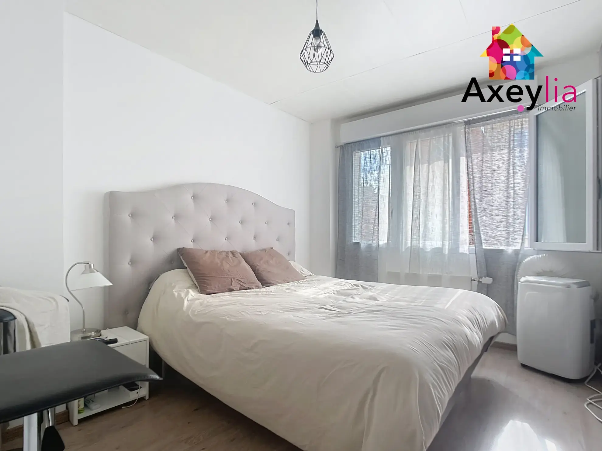 Appartement T3 rénové avec 2 chambres à Roanne, centre-ville proche commodités 