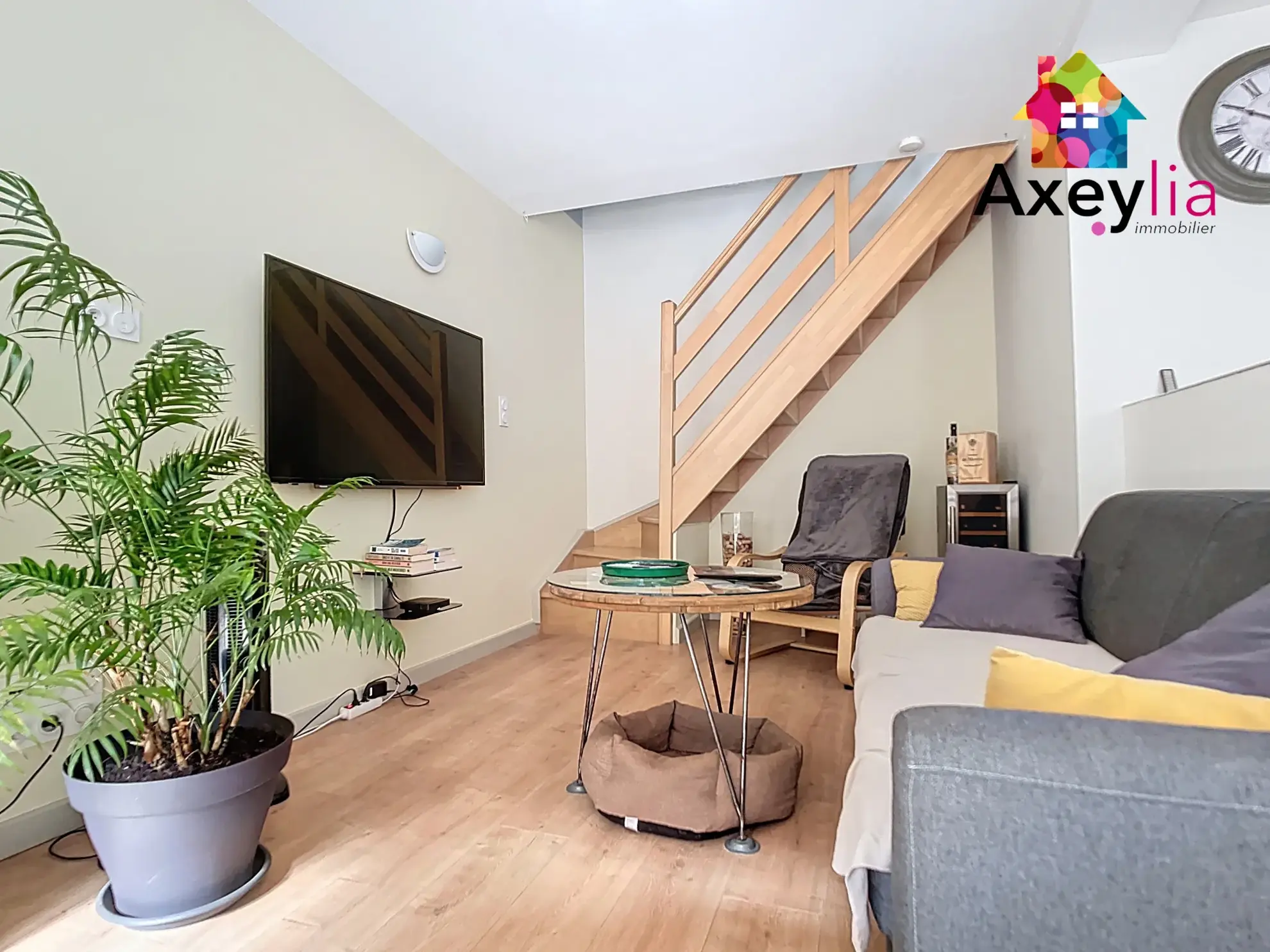 Appartement T3 rénové avec 2 chambres à Roanne, centre-ville proche commodités 