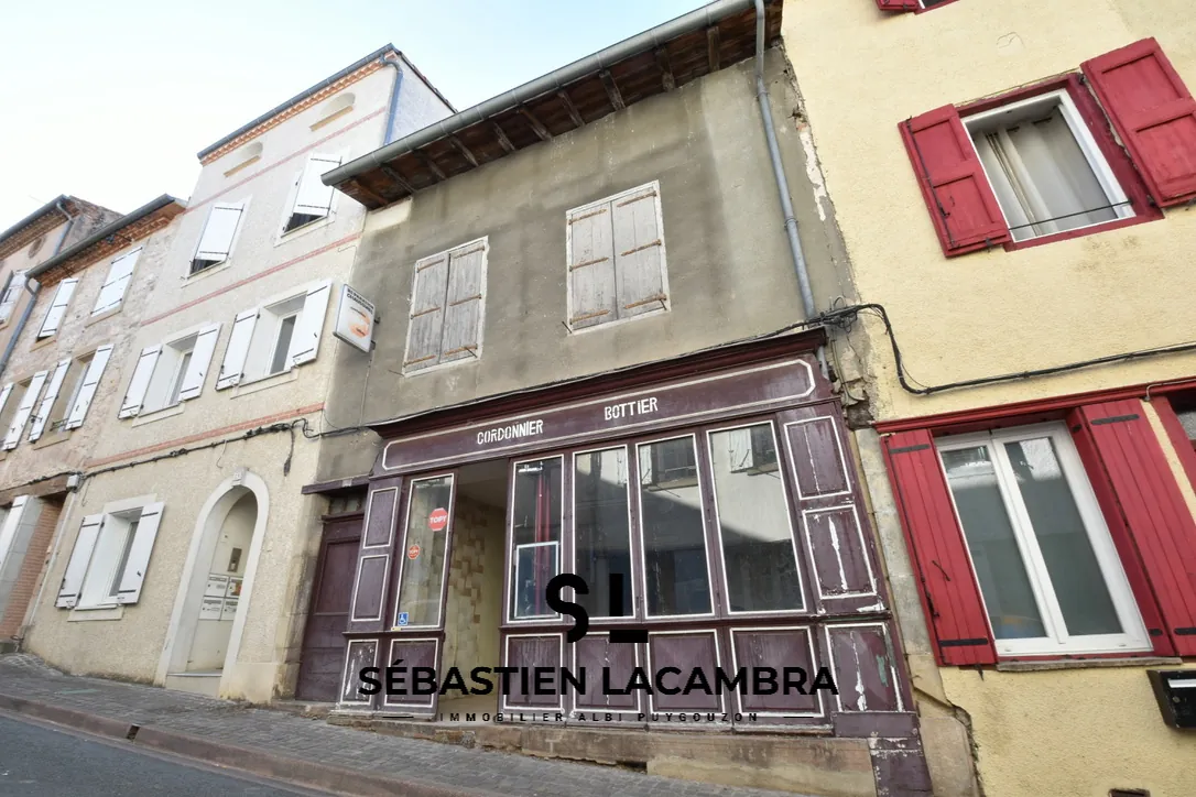 Immeuble à rénover de 230 m² au centre de Realmont avec cachet et potentiel d’aménagement 