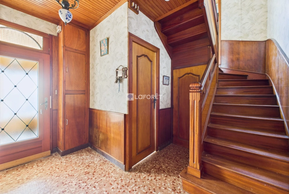 Maison à rénover à Penmarch près de Pors Carn avec potentiel 
