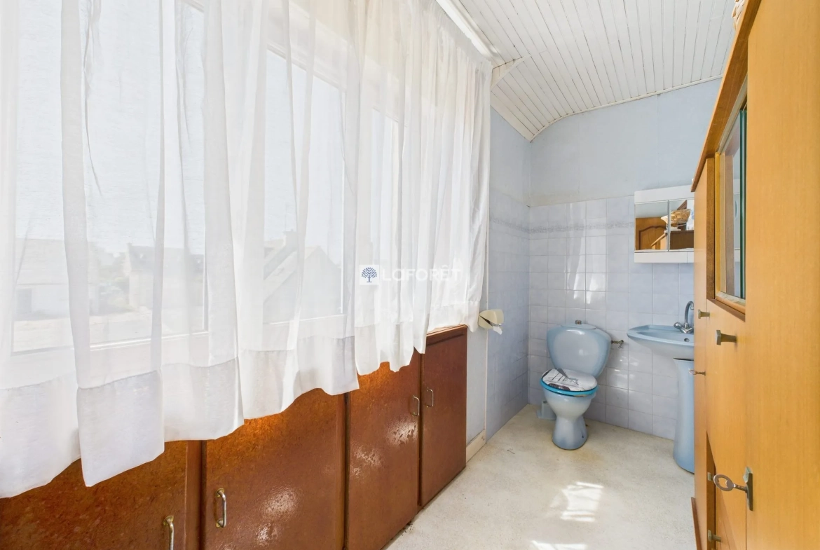 Maison à rénover à Penmarch près de Pors Carn avec potentiel 