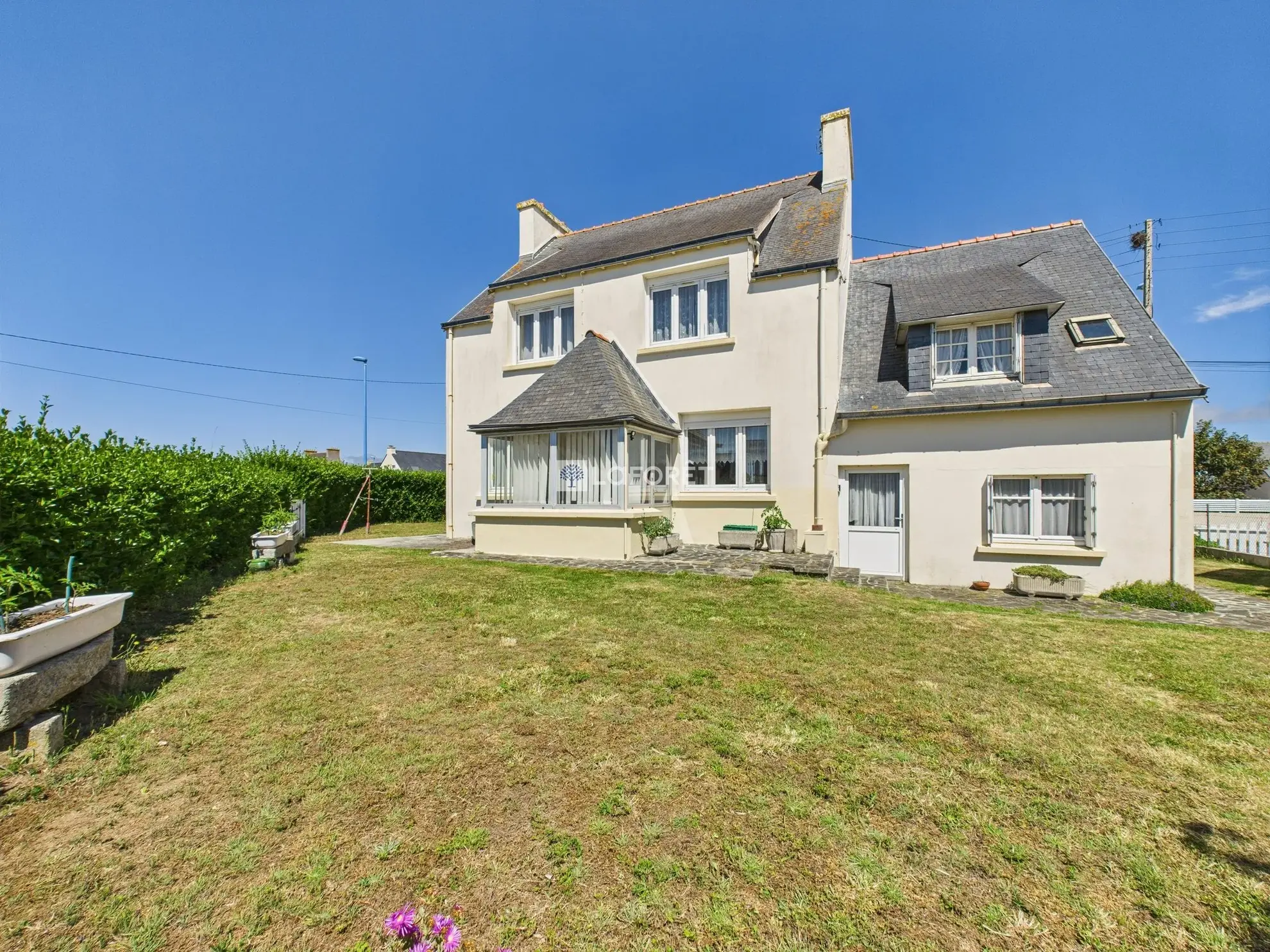 Maison à rénover à Penmarch près de Pors Carn avec potentiel 