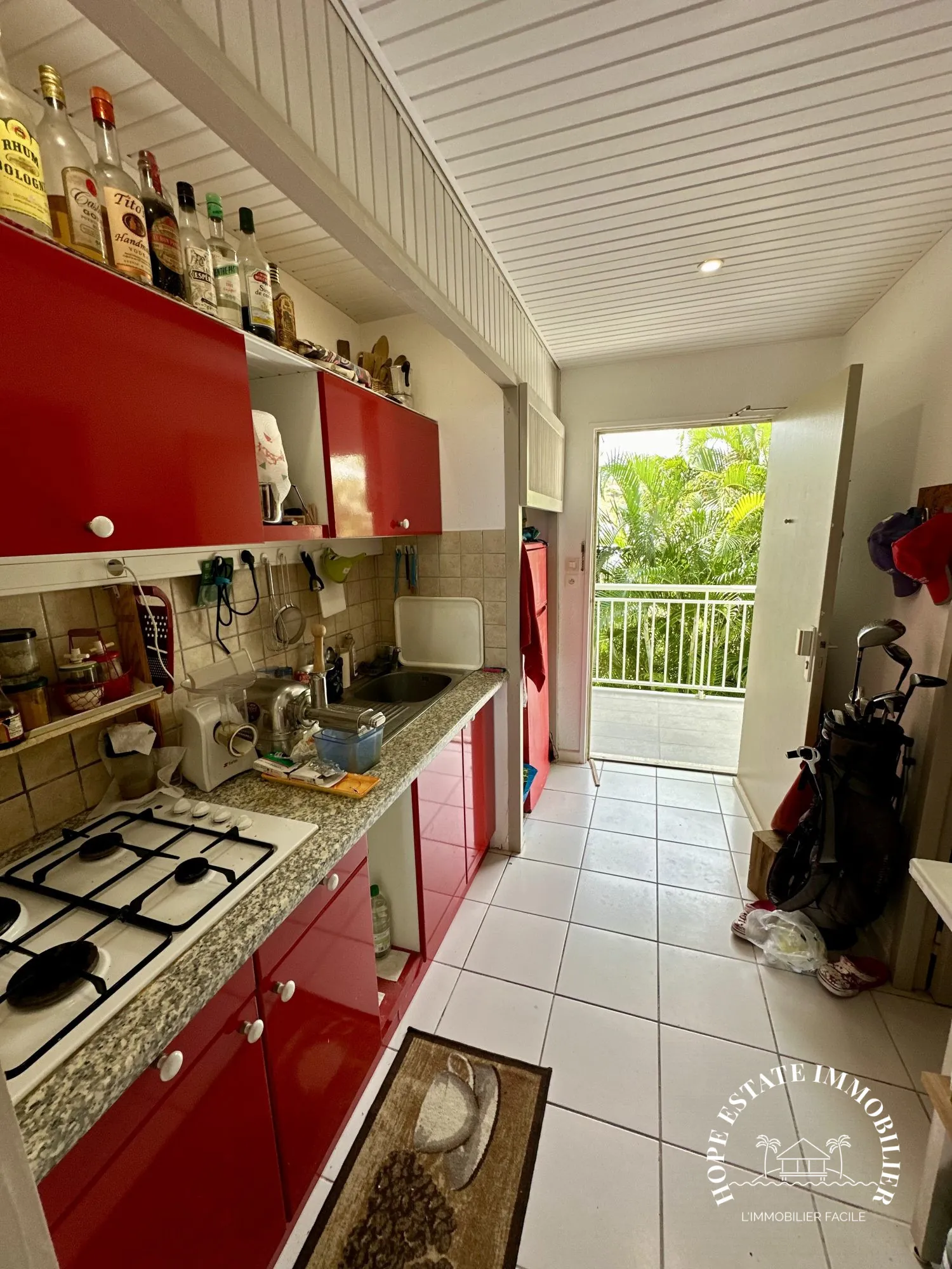 Grand studio à Mont Vernon avec rentabilité de 7% proche de la plage 
