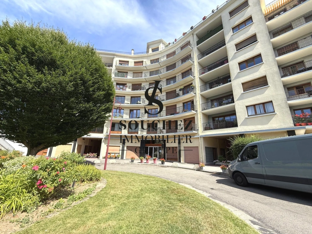 Appartement à rénover de 50m2 avec parking et cave à Sainte-Catherine