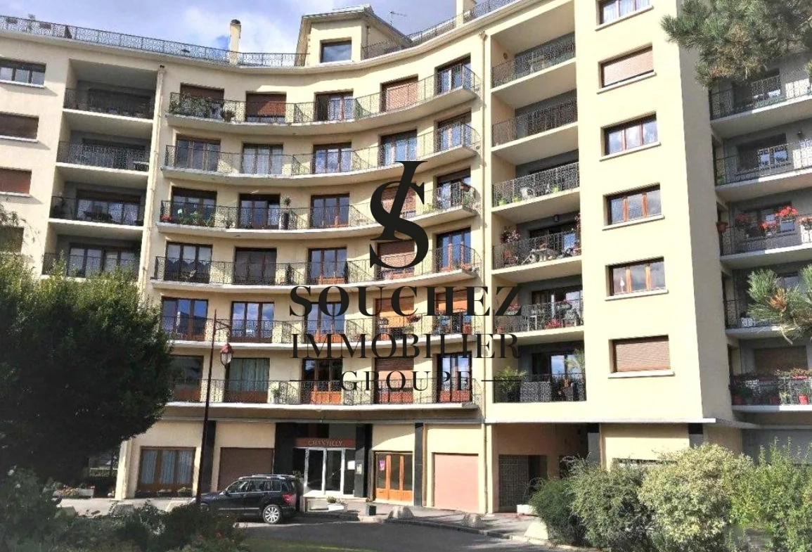 Appartement à rénover de 50m2 avec parking et cave à Sainte-Catherine 