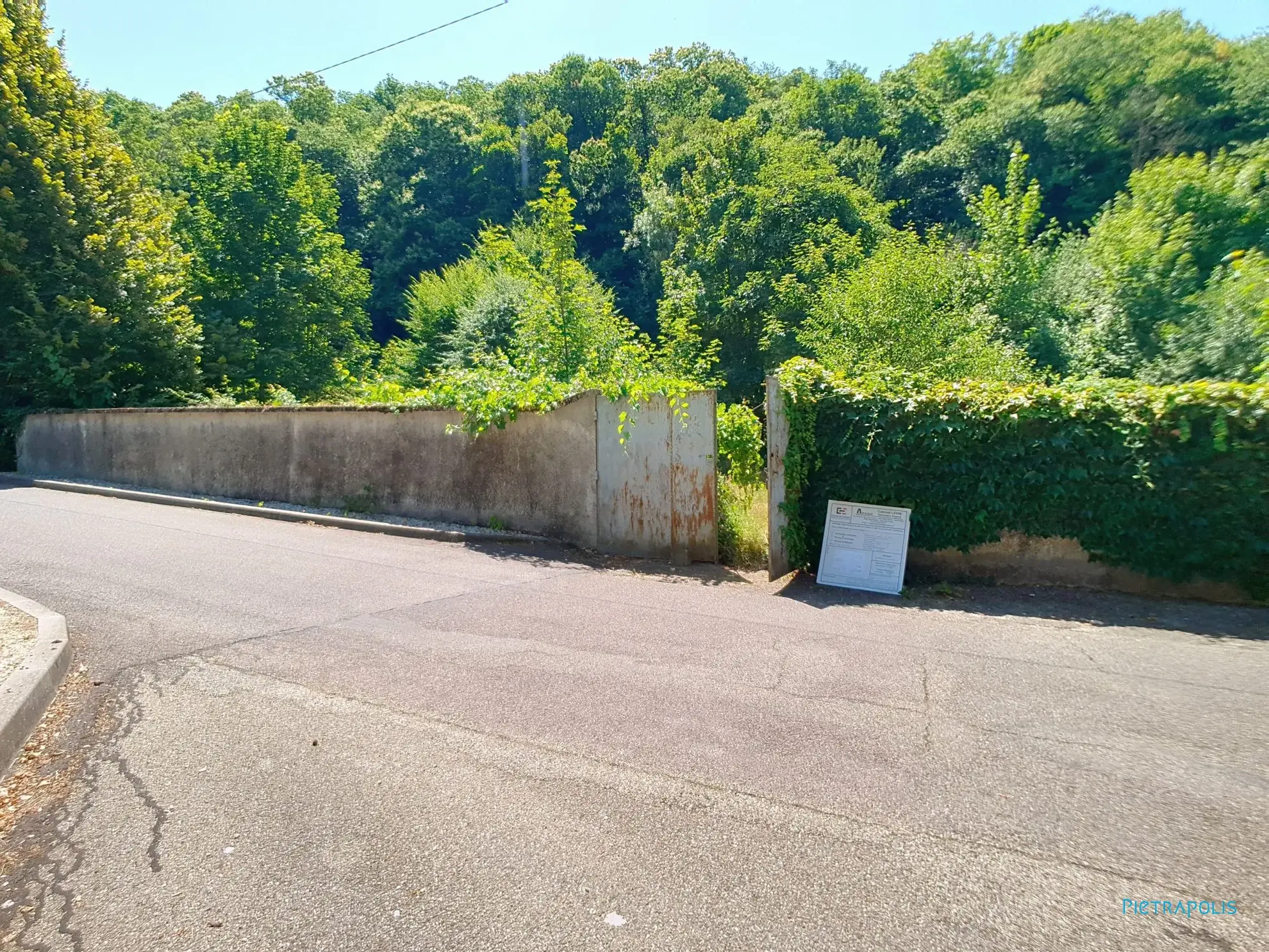 Terrain constructible de 1466 m² à Châtonnay avec projet de maison modulable 