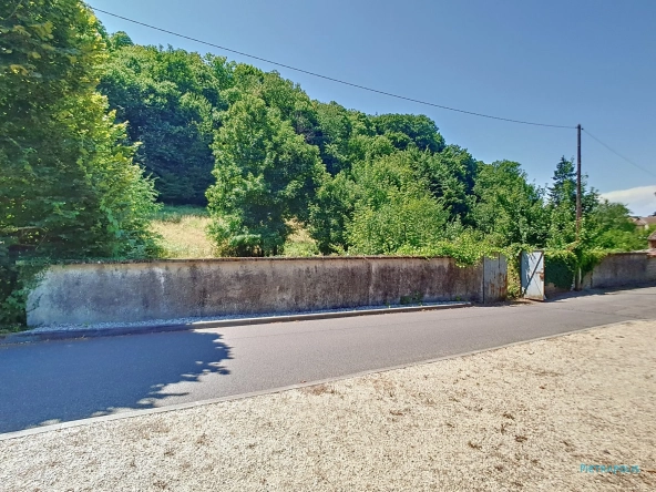 Terrain constructible de 1466 m² à Châtonnay avec projet de maison modulable