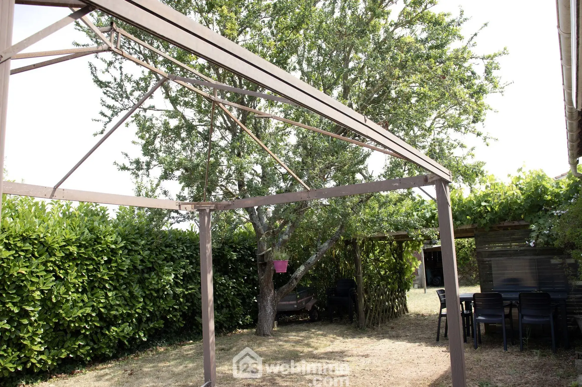 Maison à Jard-sur-Mer de 93m² avec fort potentiel, proche commodités 