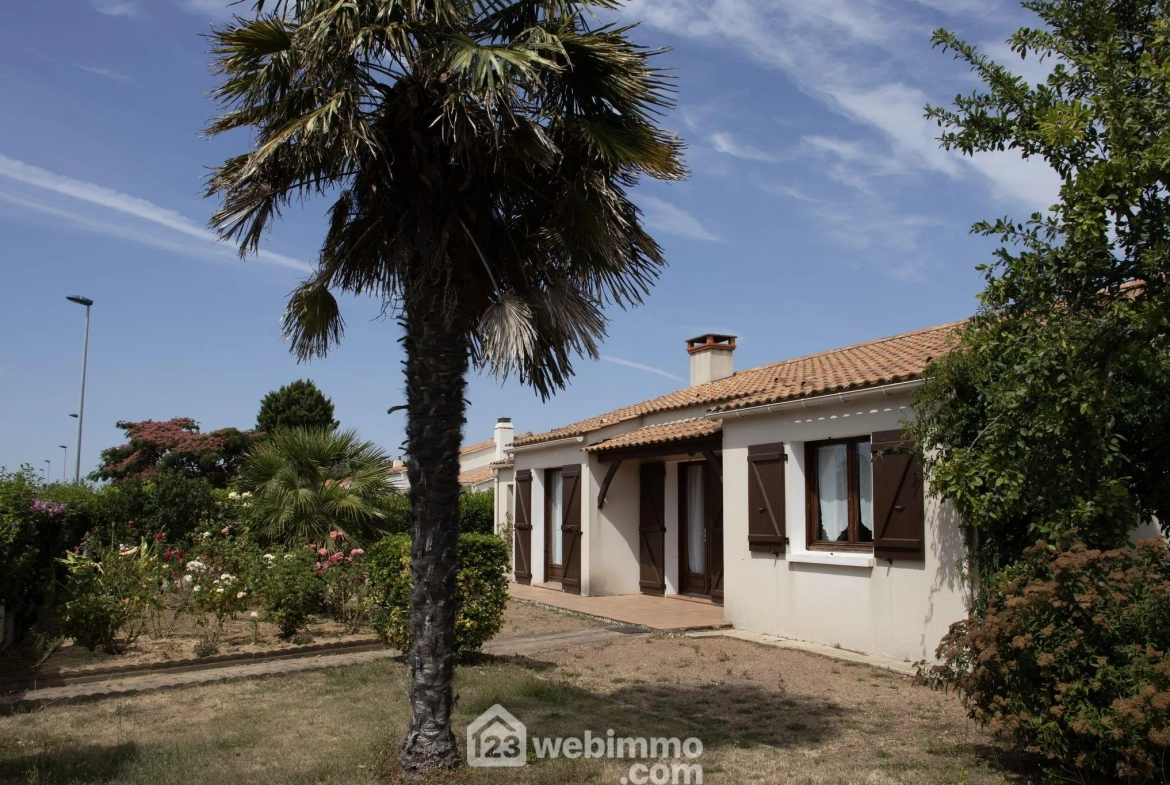 Maison à Jard-sur-Mer de 93m² avec fort potentiel, proche commodités 