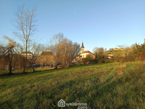 Terrain constructible de 1000 m² à Casteide-Candau, proche Morlanne