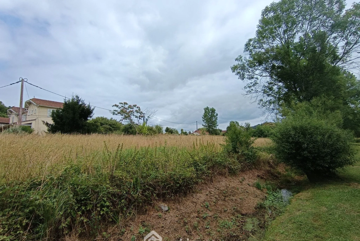 Terrain constructible de 1000 m² à Casteide-Candau, proche Morlanne 