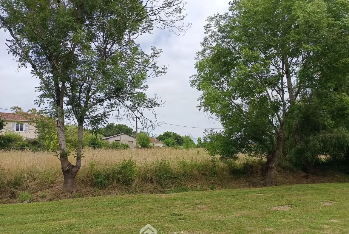 Terrain constructible de 1000 m² à Casteide-Candau, proche Morlanne 
