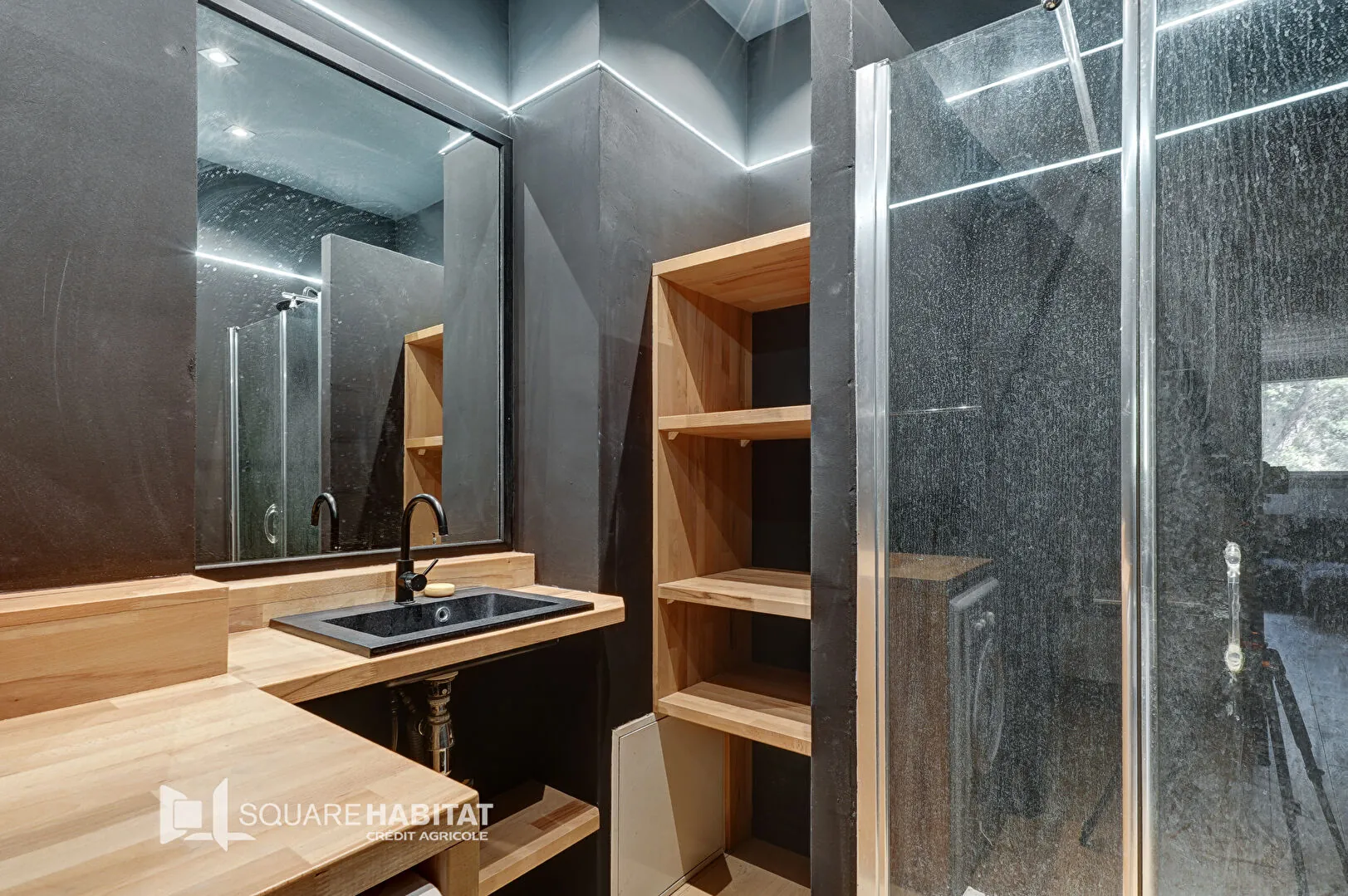 Vente grand studio avec mezzanine dans la résidence La Cadenelle à Marseille 8 