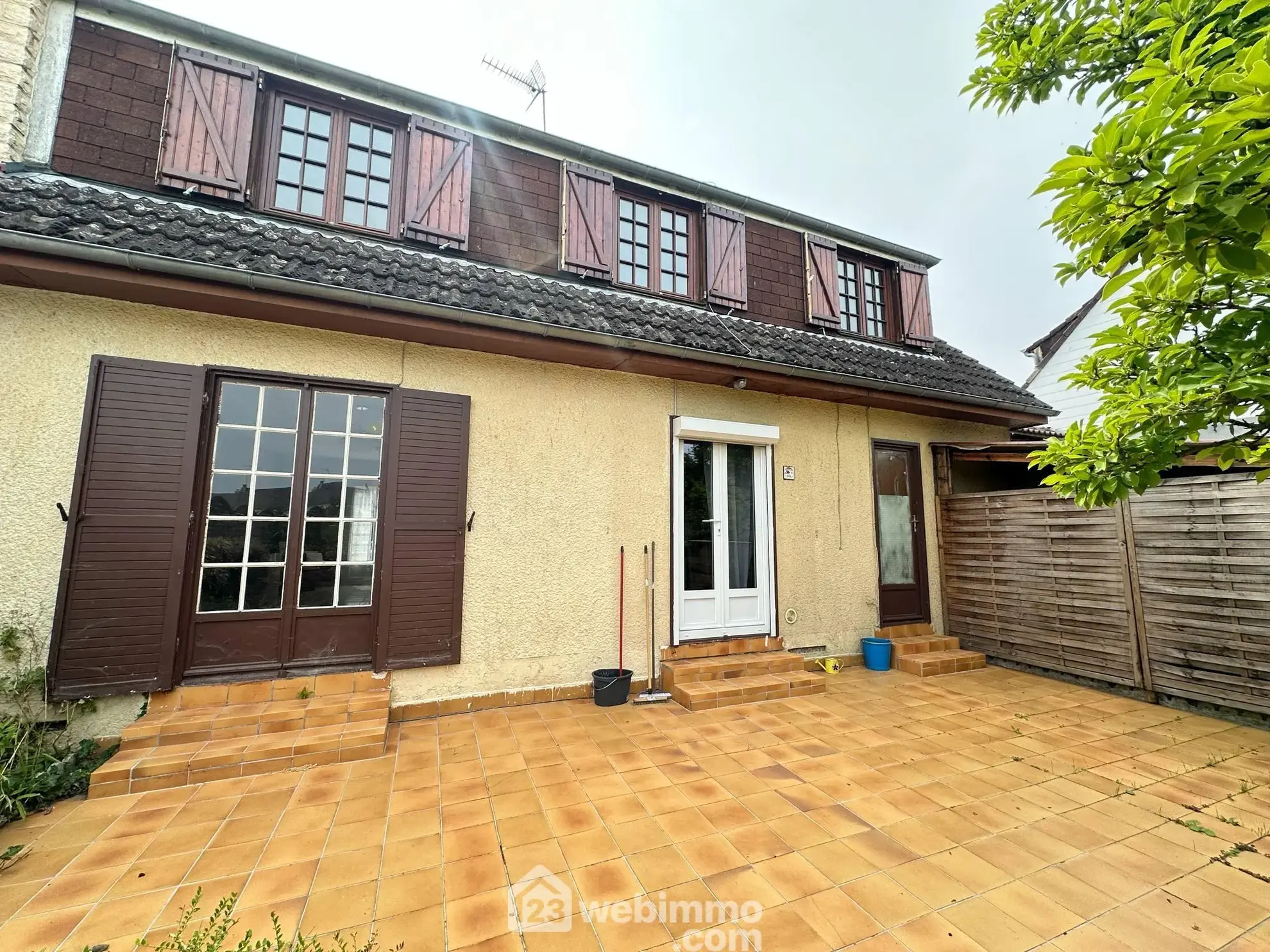 Maison de 106 m² avec 4 chambres à Chambry, emplacement privilégié 
