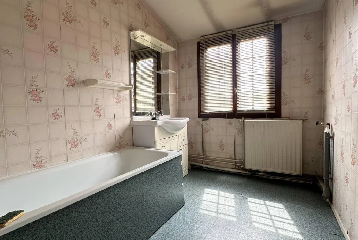 Maison de 106 m² avec 4 chambres à Chambry, emplacement privilégié 
