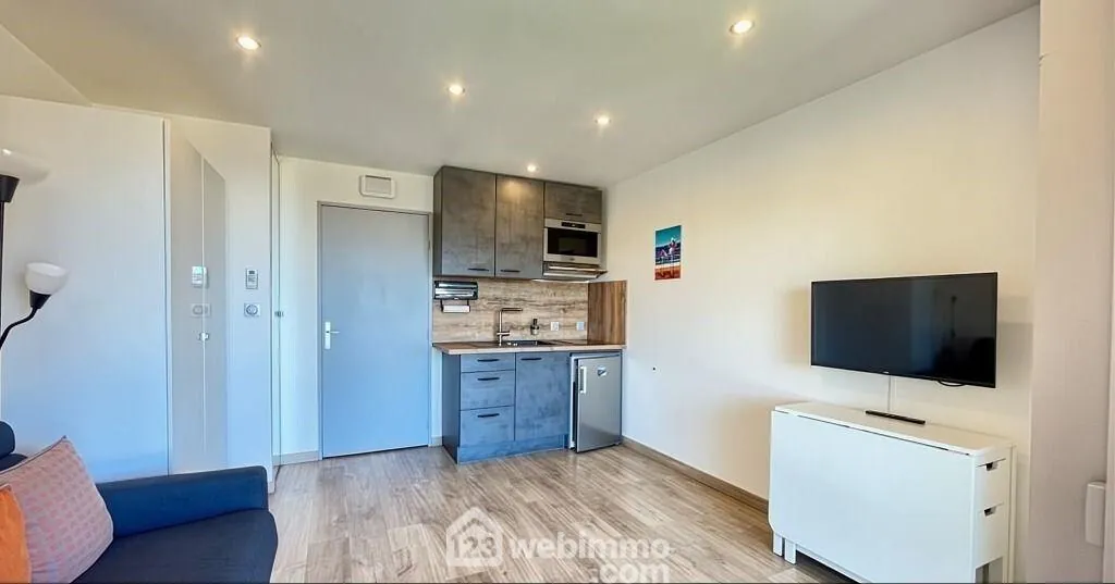 Studio avec Vue Mer à Sainte-Maxime, Résidence avec Piscine, Proche Plages 