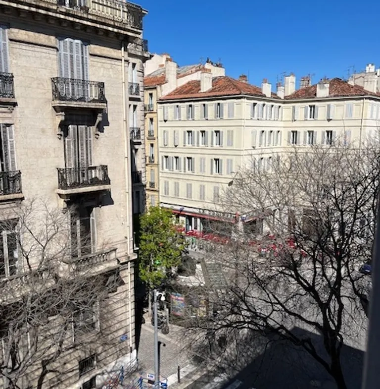Appartement 2 pièces à vendre à Marseille - Place delibes, 61 m² 