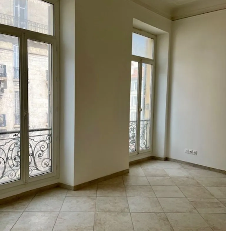 Appartement 2 pièces à vendre à Marseille - Place delibes, 61 m² 