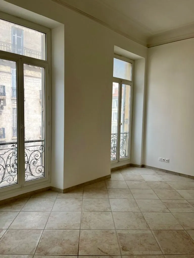 Appartement 2 pièces à vendre à Marseille - Place delibes, 61 m² 
