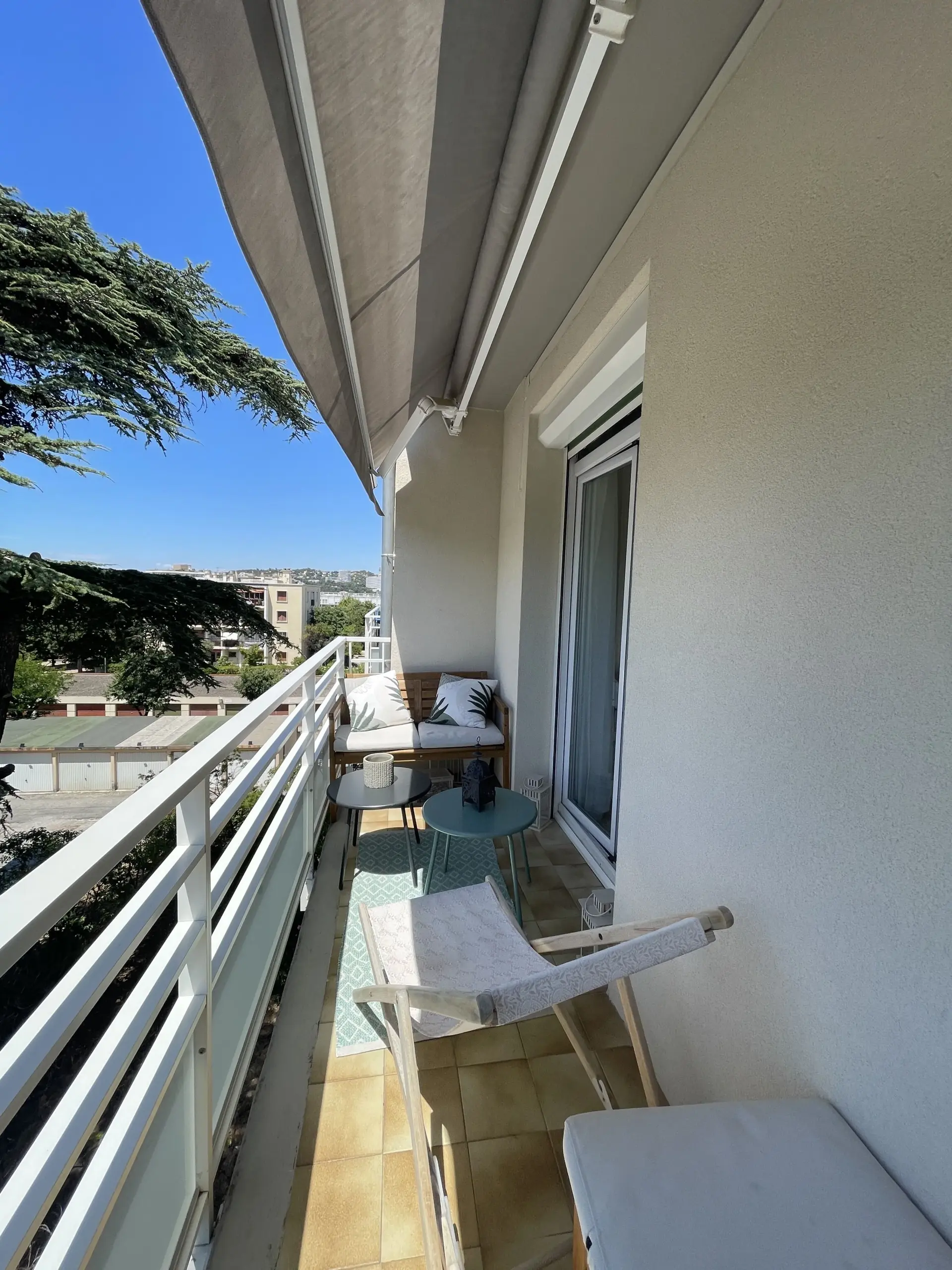 Appartement T4 à vendre à Sainte-Anne, Marseille 8e - Vue dégagée et confort moderne 