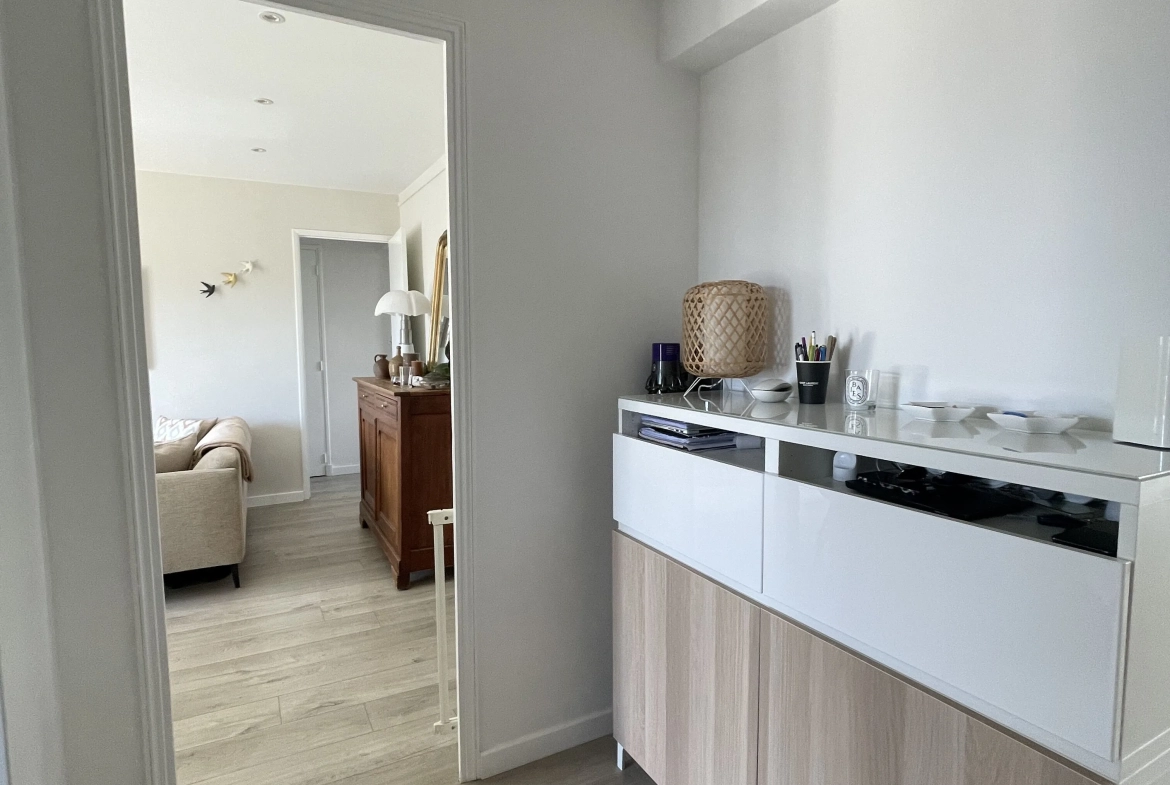 Appartement T4 à vendre à Sainte-Anne, Marseille 8e - Vue dégagée et confort moderne 